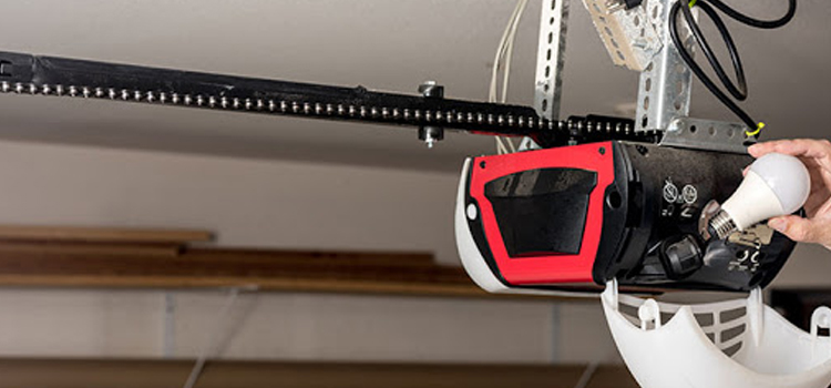 automatic garage door opener repair in La Riviera